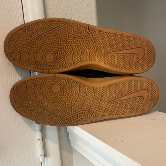 Nike SB Rabona Low Black Gum Bottom 553694-013 Mens US Size 13 Sneaker Shoes - Picture 6 of 9